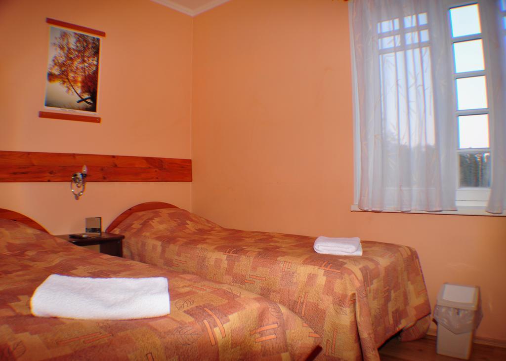 Guesthouse Leiputrija อาดาชิ ภายนอก รูปภาพ