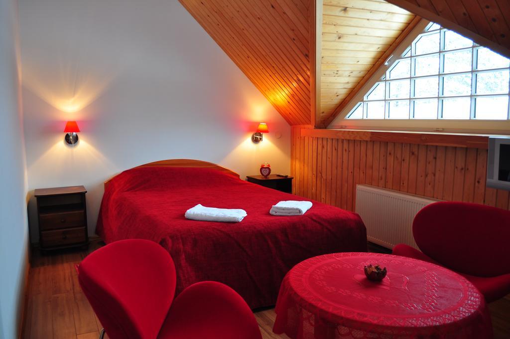 Guesthouse Leiputrija อาดาชิ ภายนอก รูปภาพ