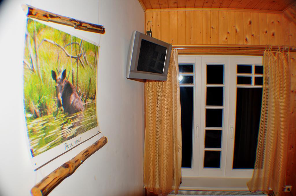 Guesthouse Leiputrija อาดาชิ ภายนอก รูปภาพ
