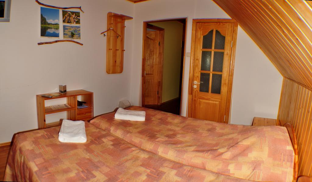 Guesthouse Leiputrija อาดาชิ ภายนอก รูปภาพ