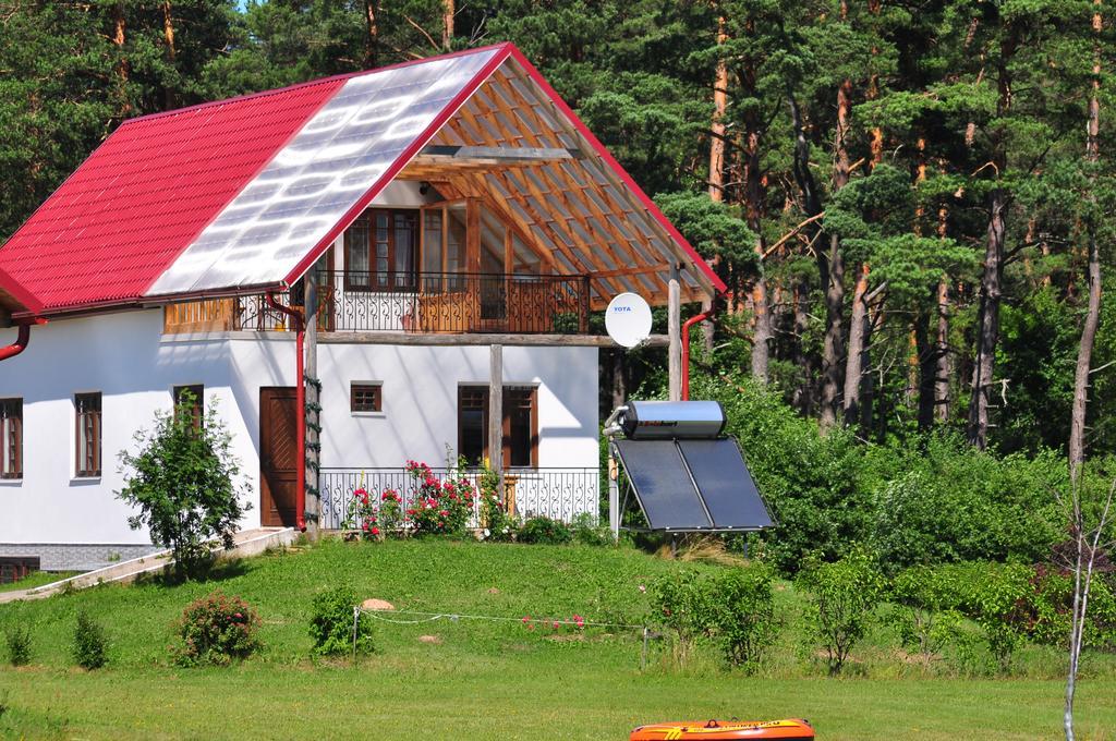 Guesthouse Leiputrija อาดาชิ ภายนอก รูปภาพ