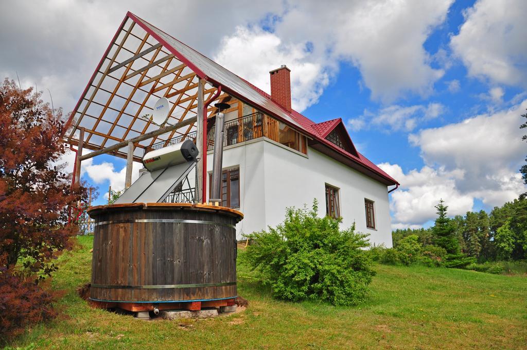 Guesthouse Leiputrija อาดาชิ ภายนอก รูปภาพ