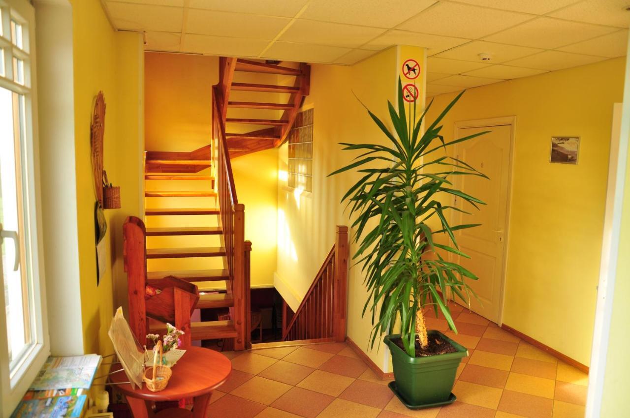 Guesthouse Leiputrija อาดาชิ ภายนอก รูปภาพ