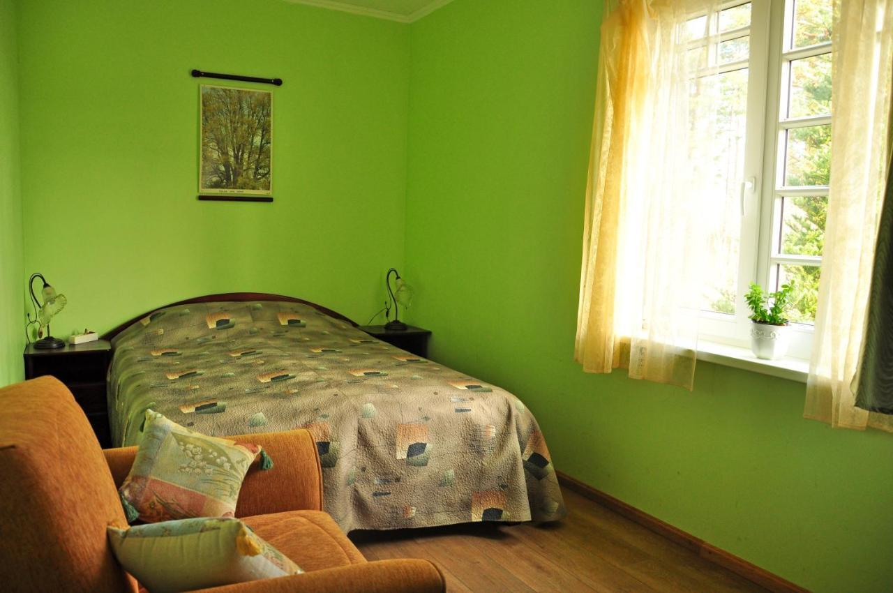 Guesthouse Leiputrija อาดาชิ ภายนอก รูปภาพ