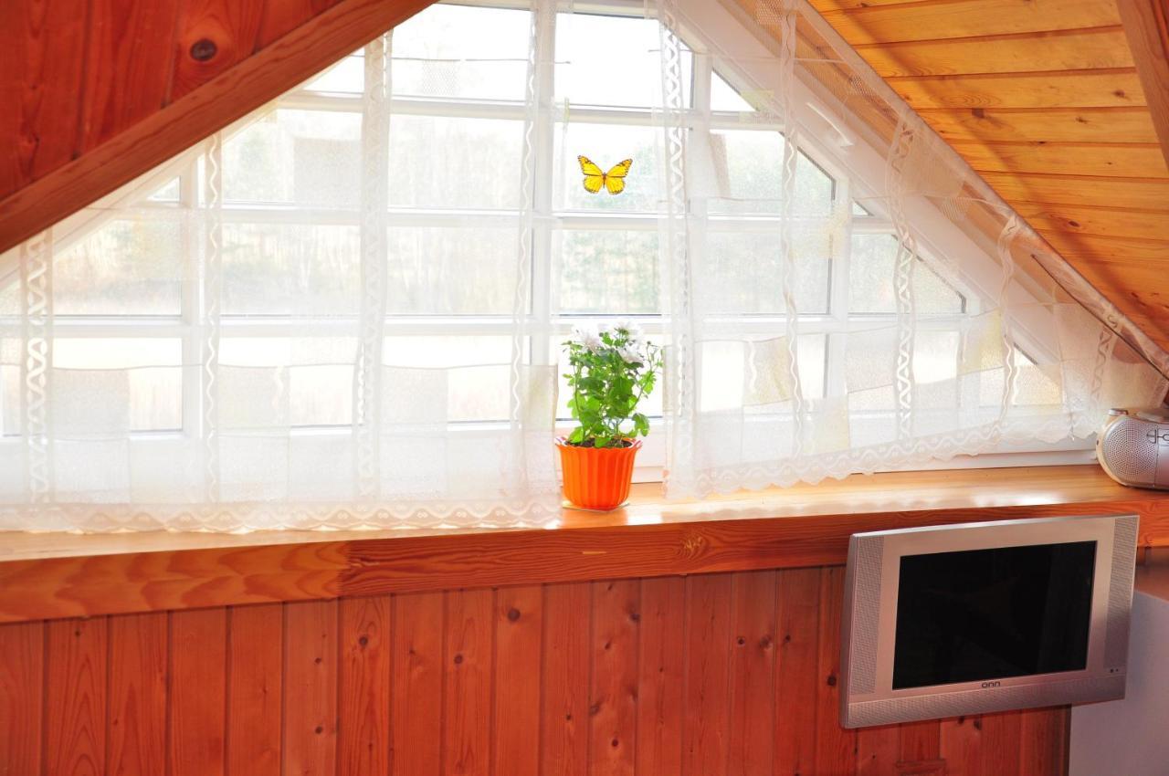 Guesthouse Leiputrija อาดาชิ ภายนอก รูปภาพ
