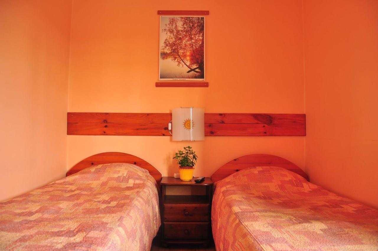 Guesthouse Leiputrija อาดาชิ ภายนอก รูปภาพ
