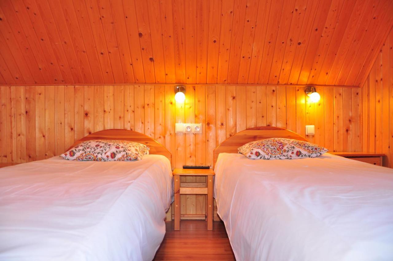 Guesthouse Leiputrija อาดาชิ ภายนอก รูปภาพ