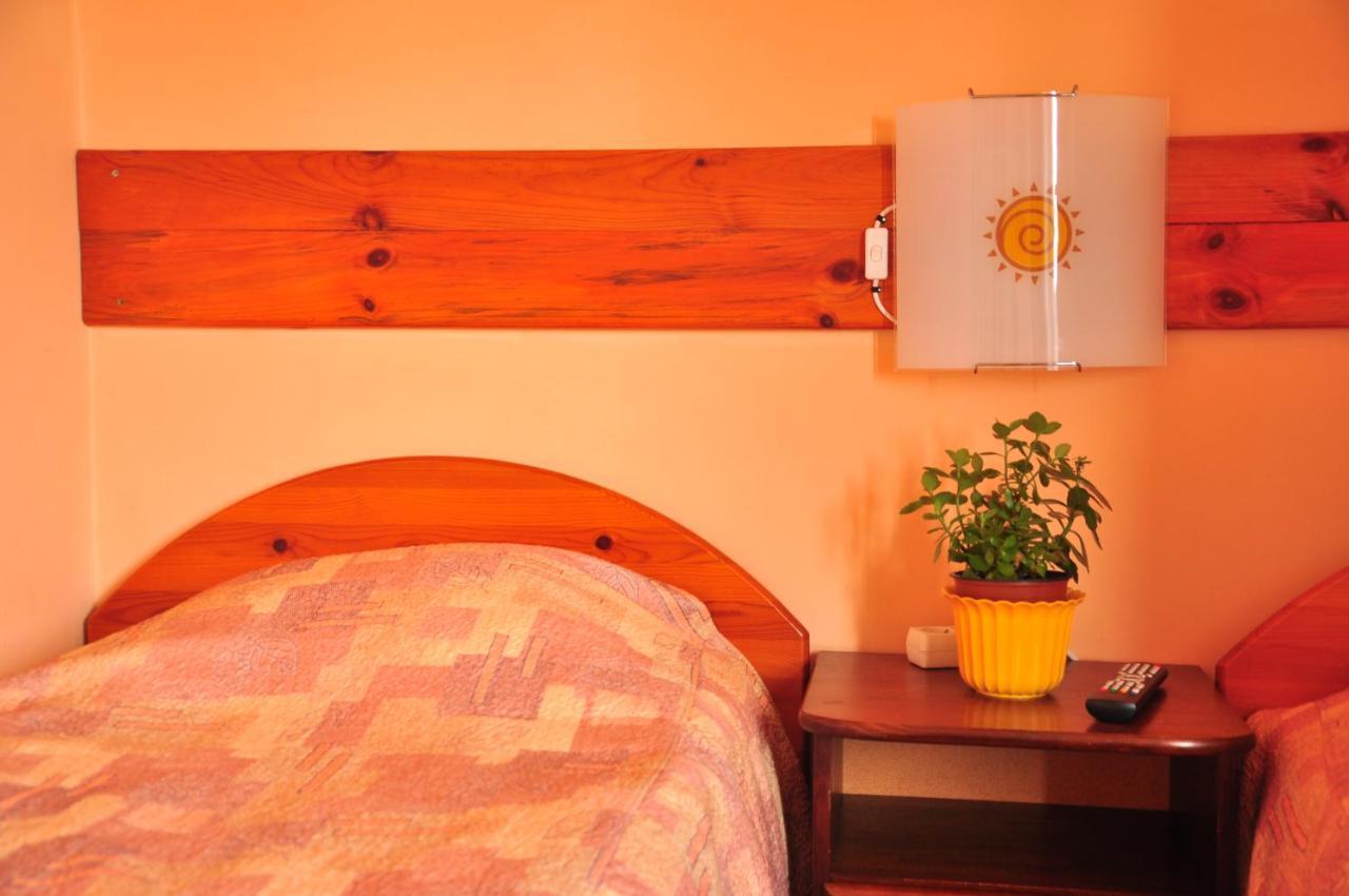 Guesthouse Leiputrija อาดาชิ ภายนอก รูปภาพ